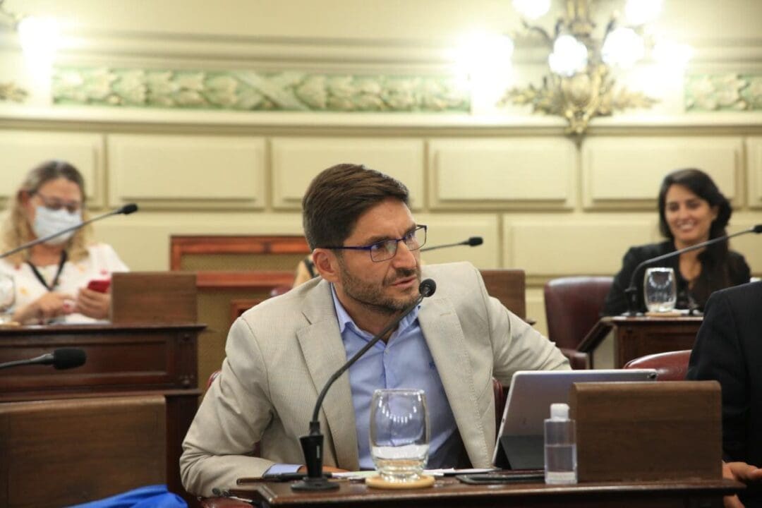 Maxi Pullaro sobre el Presupuesto 2022: “Pudimos ponerle limites a la discrecionalidad y al hambre de manejar las partidas a gusto del gobernador”