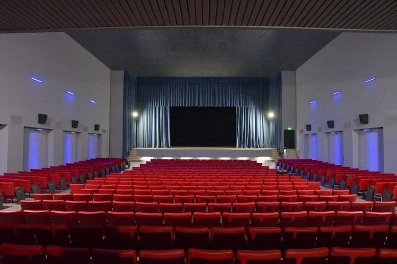 Venado Tuerto: Noche histórica en la ciudad, Chiarella encabezó la reapertura del Centro Cultural Municipal Venado Tuerto: Noche histórica en la ciudad, Chiarella encabezó la reapertura del Centro Cultural Municipal
