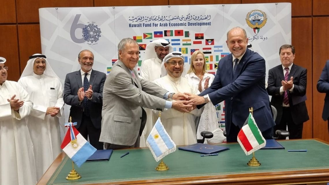 Perotti y Schiaretti firmaron en Kuwait el crédito para iniciar la construcción del acueducto biprovincial Santa Fe – Córdoba