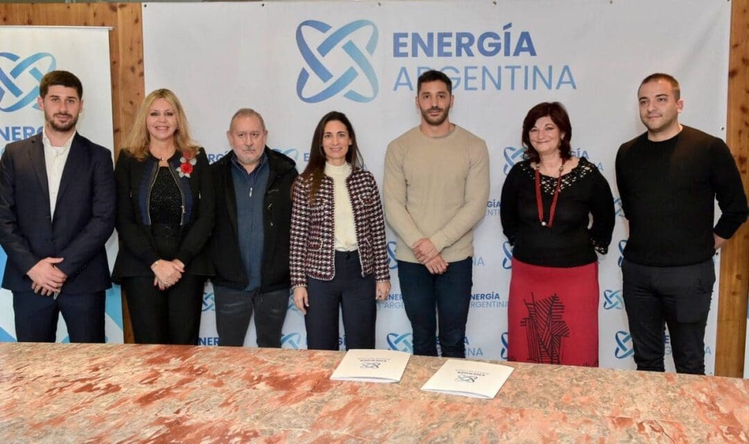 Avance energético: Sacnun en la Firma del Contrato para la obra del GASODUCTO NESTOR KIRCHNER Avance energético: Sacnun en la Firma del Contrato para la obra del GASODUCTO NESTOR KIRCHNER