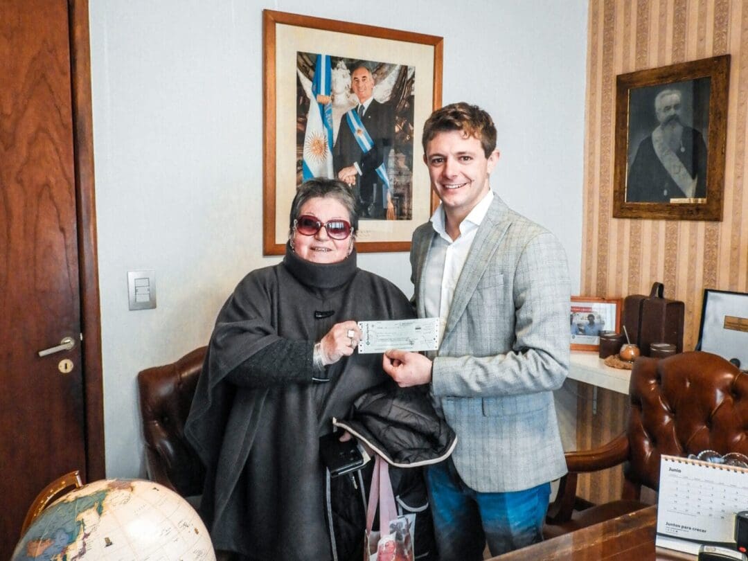 Teodelina: Entrega de aporte económico al Club Racing