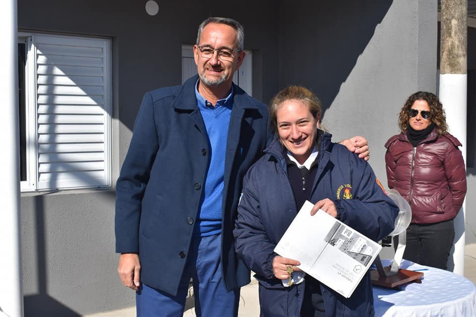 Sancti Spíritu: La Comuna volvió a construir y entregar viviendas a 8 familias Sancti Spíritu: La Comuna volvió a construir y entregar viviendas a 8 familias