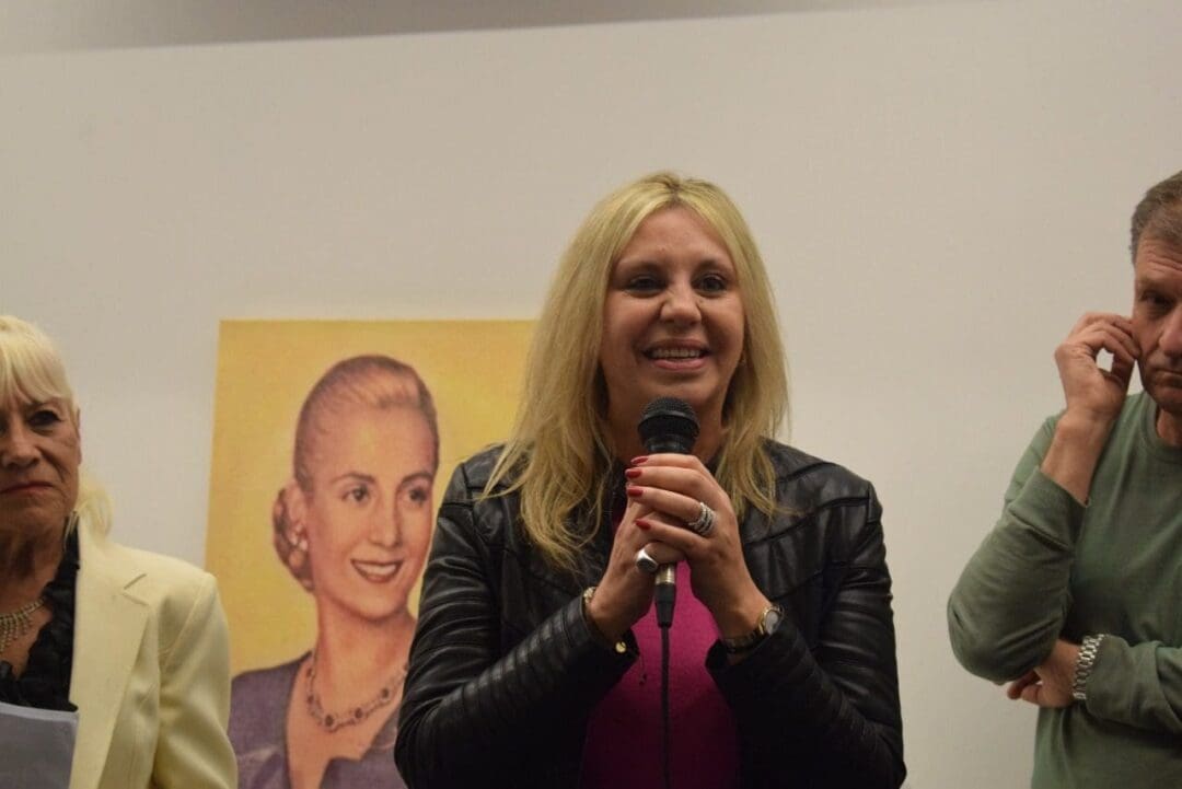 Sacnun encabezó un emotivo y original homenaje a Evita