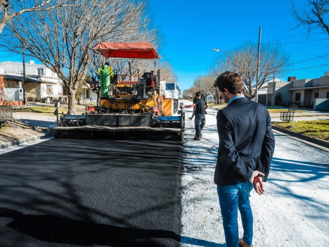 Teodelina: Asfalto renovado en Calle San Martín