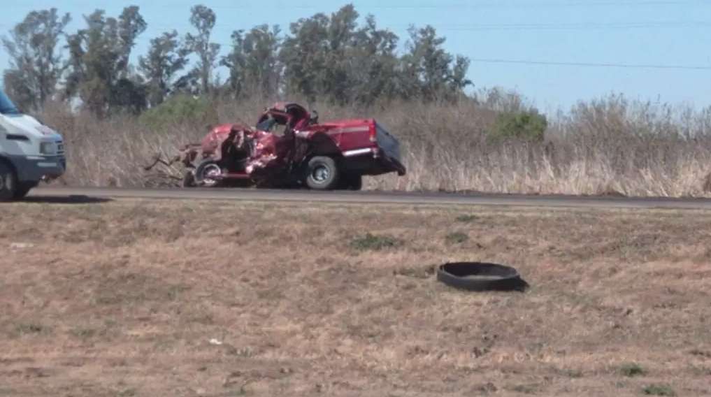 Alerta Ruta 33: Un muerto por choque entre un camión y una camioneta, la ruta permanece cortada Alerta Ruta 33: Un muerto por choque entre un camión y una camioneta, la ruta permanece cortada