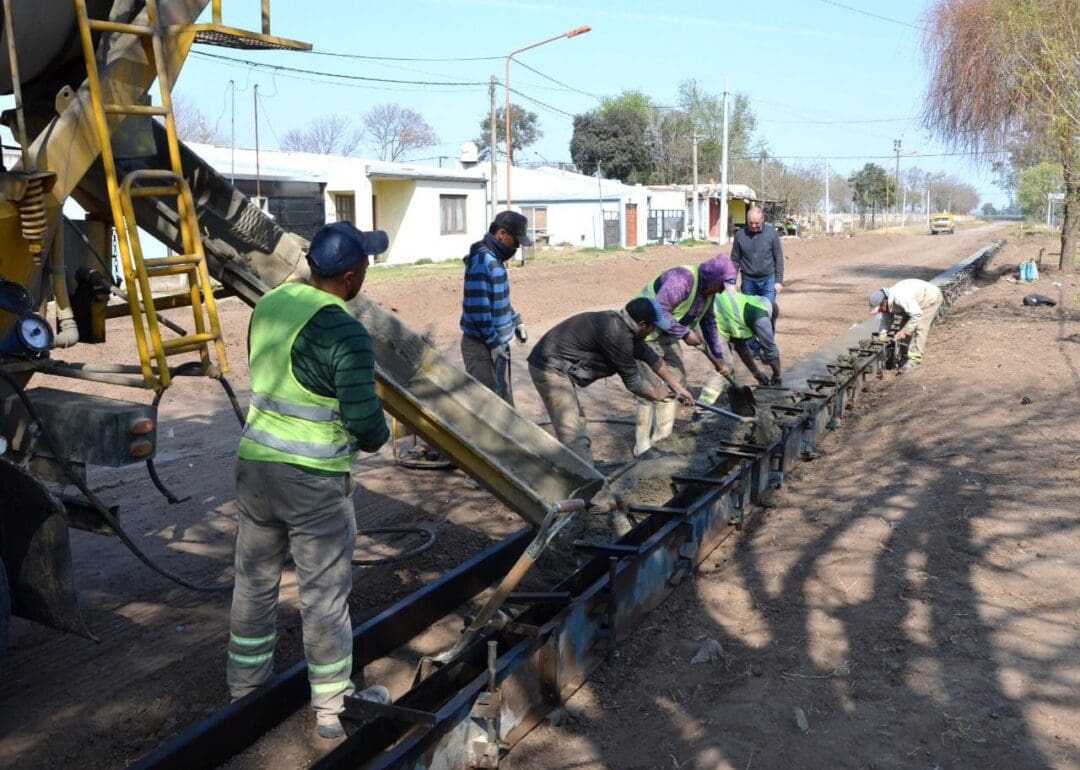 Villa Cañás: Obra de cordón cuneta en Calle 42 Villa Cañás: Obra de cordón cuneta en Calle 42