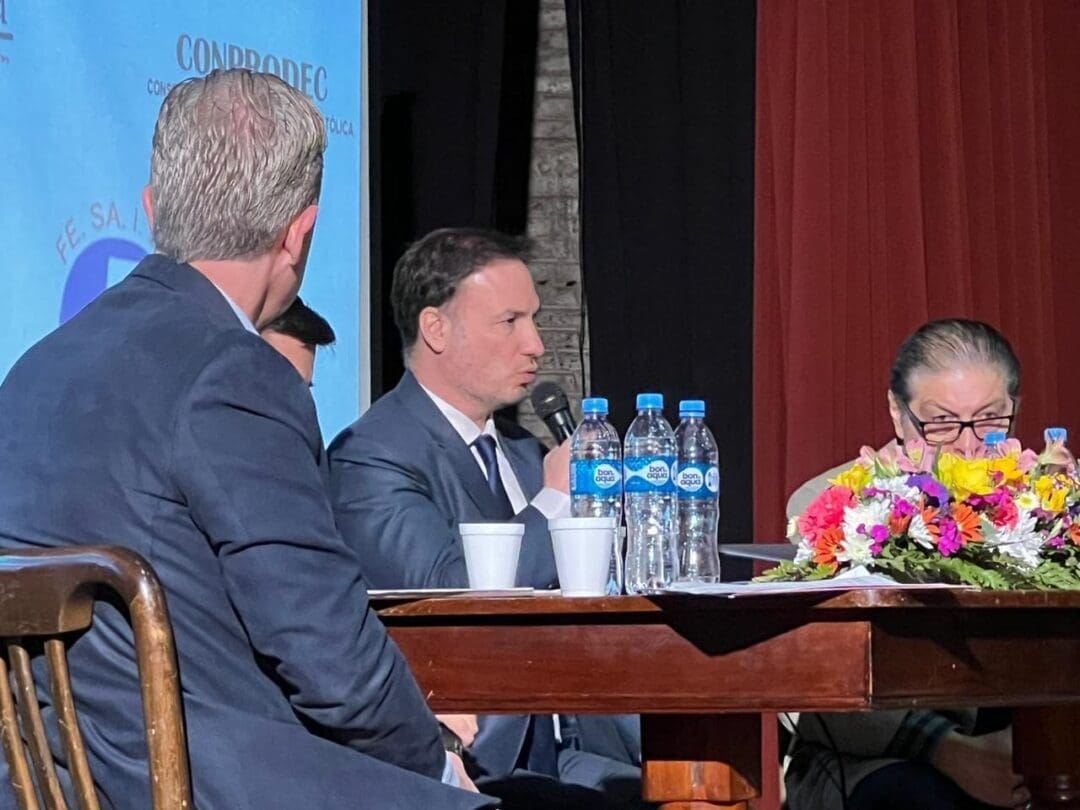 El senador Enrico participó del Congreso Provincial de Educación Privada en la ciudad de Santa Fe