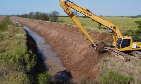 Teodelina: La provincia adjudicó la construcción de la obra de regulación del Bajo Las Encadenadas y de defensa del barrio El Progreso