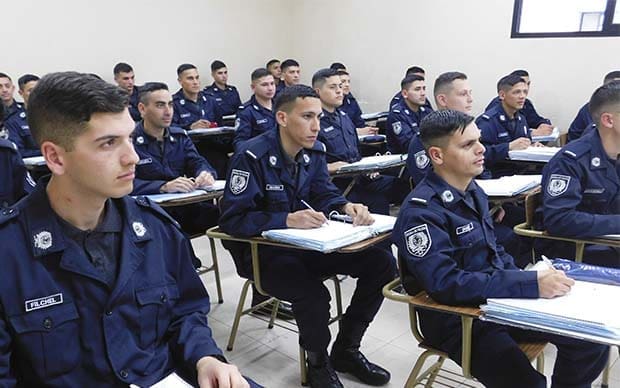 La provincia abre la inscripción para el ingreso a la Policía de 1.800 aspirantes