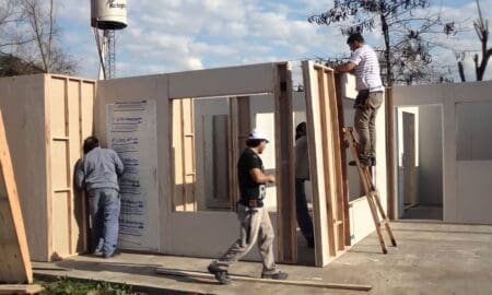 Viviendas industrializadas: Bellatti promueve controles para evitar estafas y proteger a la ciudadanía