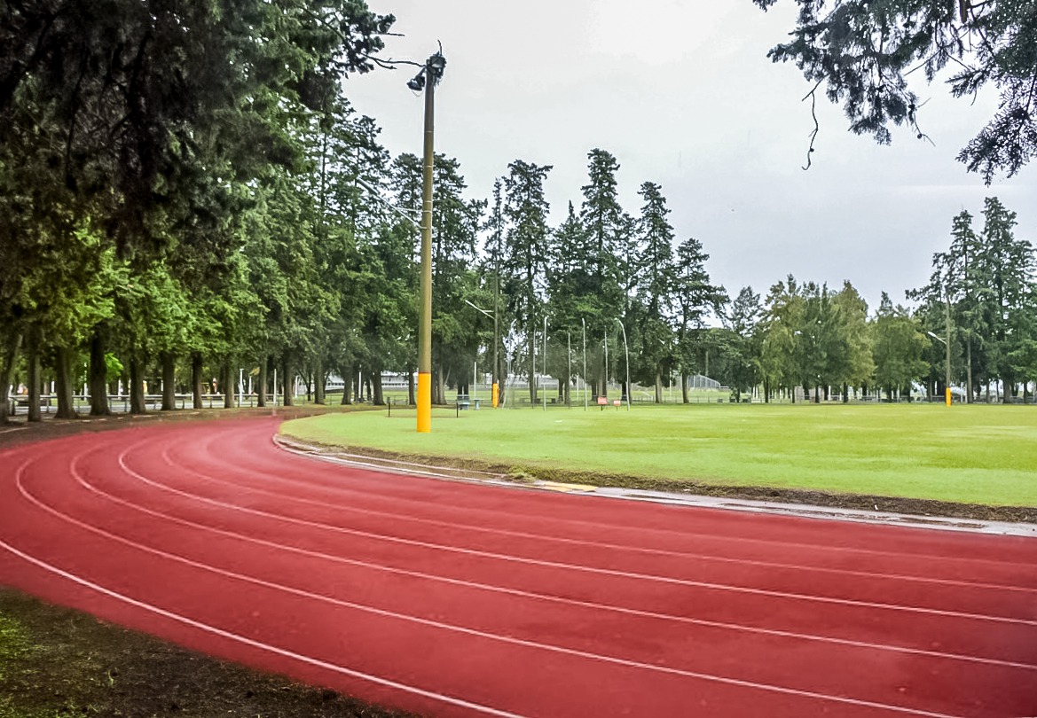El senador Enrico vuelve a impulsar la renovación de la pista de atletismo del Parque Municipal de Venado Tuerto