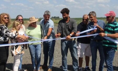 Caminos de la Ruralidad: la provincia inauguró una traza en María Teresa y firmó convenios con Hughes y San Gregorio