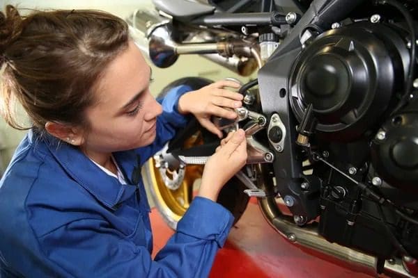 Enrico promueve otro curso sobre mecánica de motos para toda la región Enrico promueve otro curso sobre mecánica de motos para toda la región