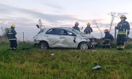 Villa Cañás: Vuelco de un automóvil sobre Ruta 94