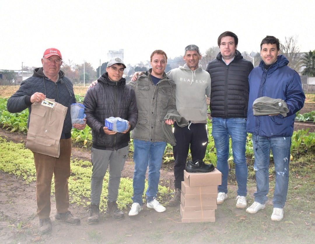 El Gobierno de Santa Isabel destaca la donación de indumentaria para los trabajadores de la Huerta Comunal