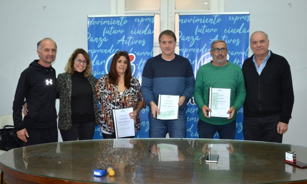 Villa Cañás: Entrega de fondos a los clubes por la colonia para adultos mayores de PAMI