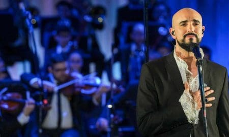 Abel Pintos presenta los himnos patrios en el Colón con una emotiva versión de la Marcha San Lorenzo