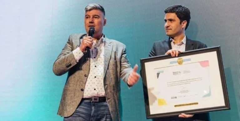 Un docente de Villa Cañás fue premiado por su trabajo innovador