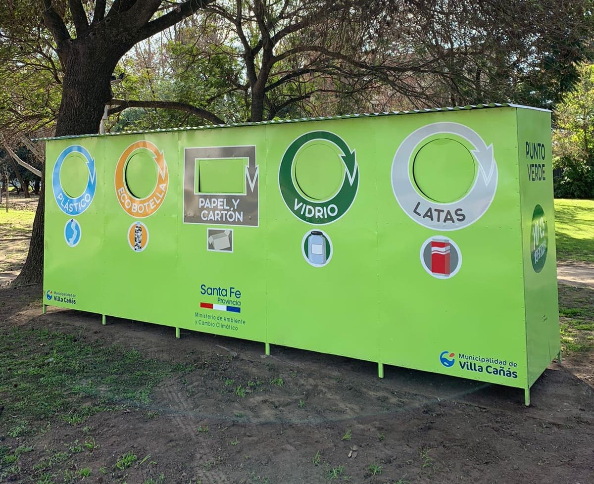 Villa Cañás: Se colocaron dos nuevas islas de reciclado