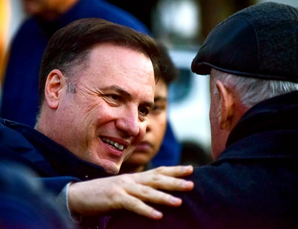 Lisandro Enrico fue elegido senador con 81% de los votos en inédita elección