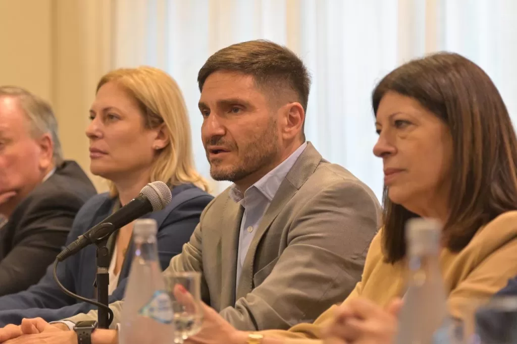 Pullaro adelantó sus primeras medidas y le pidió cautela a Perotti con los gastos