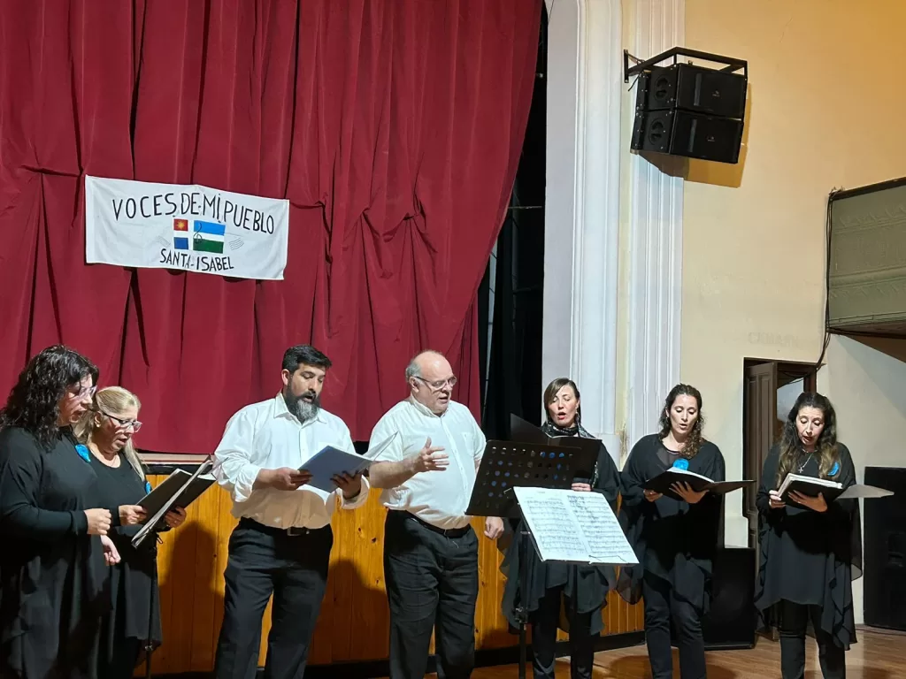 Santa Isabel: Georgina Orciani respalda el taller de coro Voces de mi Pueblo