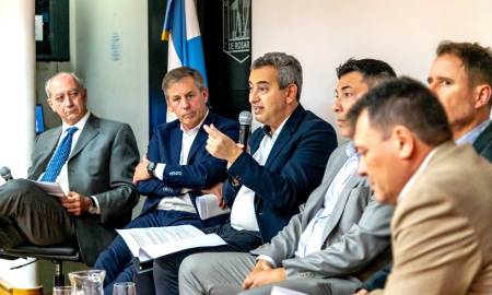 Javkin trazó la hoja de ruta para construir un camino directo hacia la autonomía