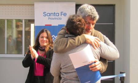 María Teresa: Acto de entrega de vivienda y escritura a familias mariateresenses