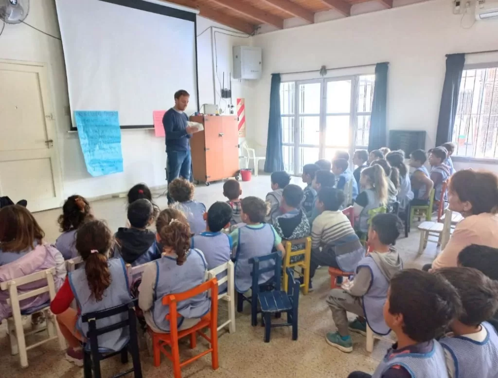 Santa Isabel: Compromiso con la Educación y el Medio Ambiente
