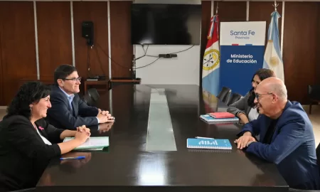 Transición política: Se realizó la primera reunión en el Ministerio de Educación