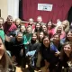 Georgina Orciani acompañó al coro Voces de mi Pueblo