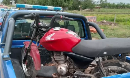Villa Cañás: Arrestaron a un sujeto por efectuar disparos y secuestraron una moto