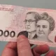 Billetes de $2.000: El BCRA emitió una nueva versión, ¿cuáles son los principales cambios?