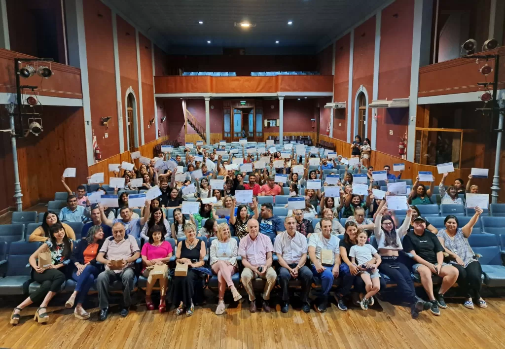 Villa Cañás: Entrega de certificados de los Cursos 2023