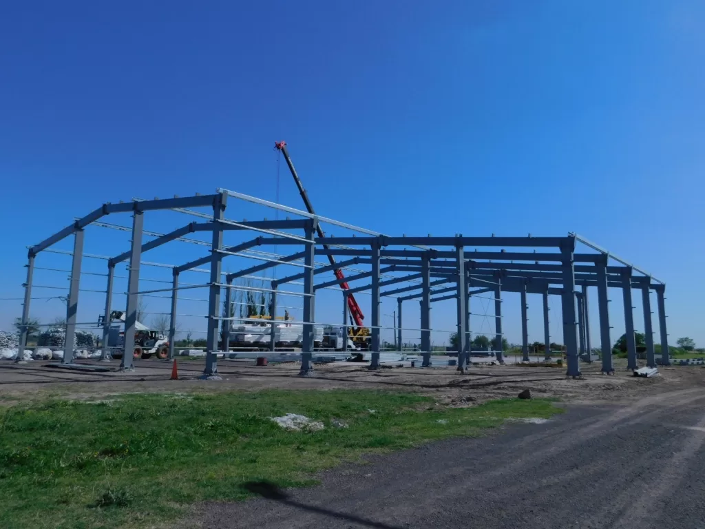 Venado Tuerto: Instalaron la estructura metálica de la nueva nave de la Planta de Tratamiento de Residuos