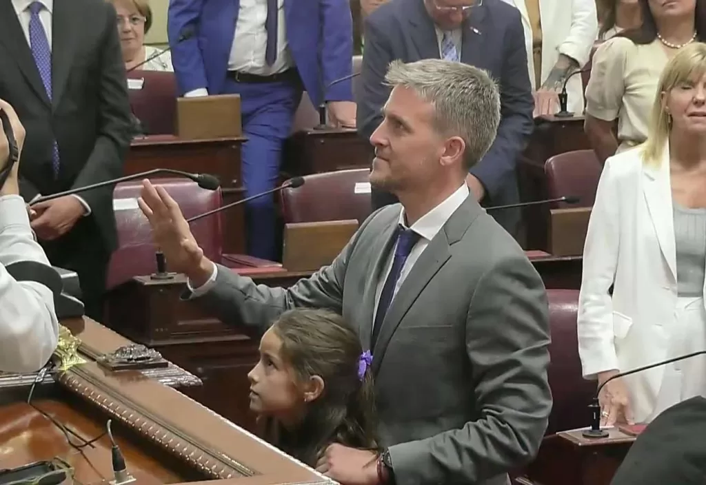 El venadense Leo Calaianov juró como Diputado Provincial