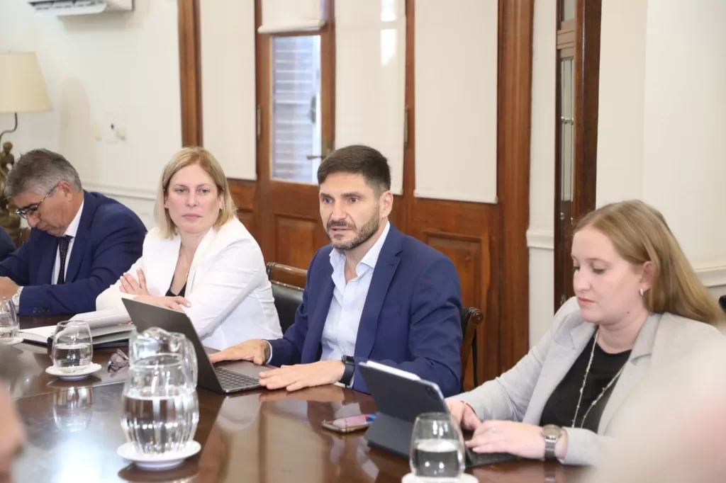Con su gabinete, Pullaro definió las principales acciones por área en el inicio de gestión