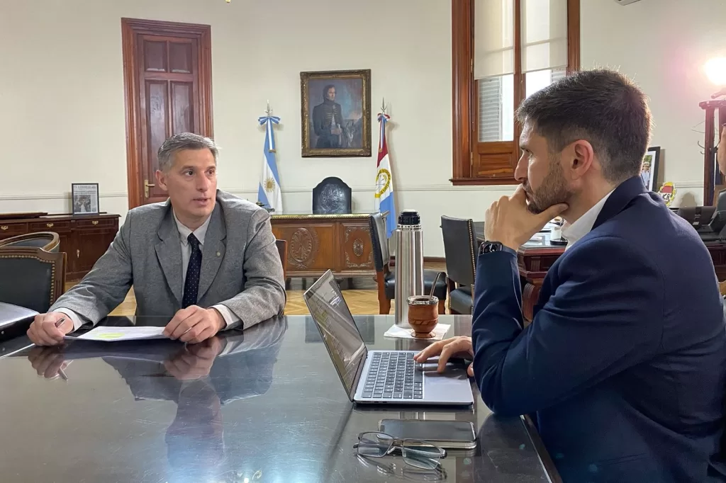 Olivares: El gobernador Pullaro pidió cumplir con el aguinaldo antes de las Fiestas