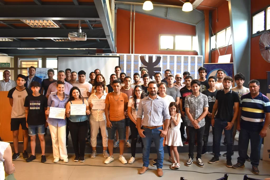 Formación gratuita en oficios: La senadora Di Gregorio se compromete a continuar los cursos en 2024