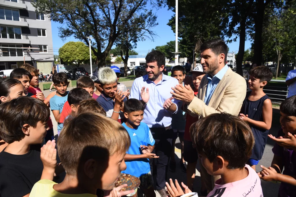 En Venado Tuerto Pullaro anunció la continuidad de las obras de la pista de atletismo