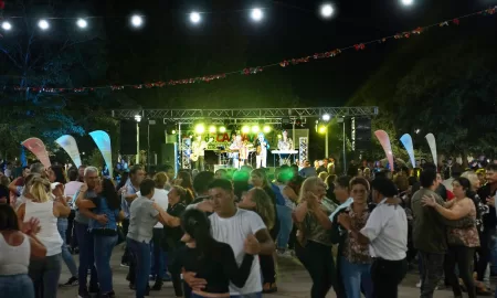 Santa Isabel: Éxito Rotundo en el Gran Baile de Carnaval