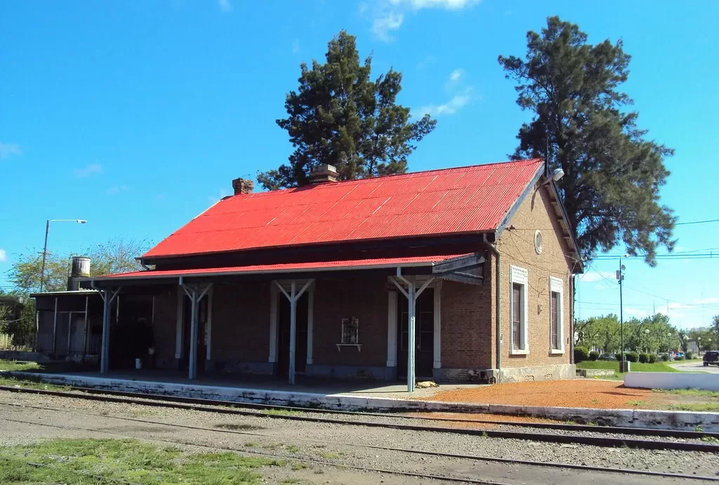 Villa Cañás: Menores demorados por daño en la estación de trenes
