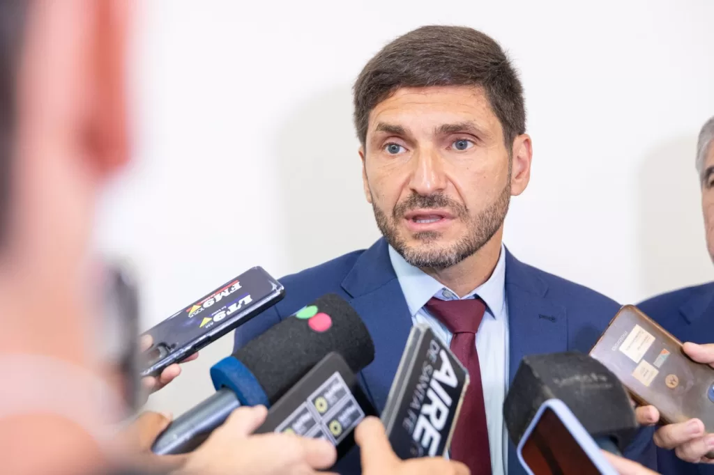 Pullaro sobre el transporte: Otra vez nos dejan solos