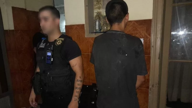 Rosario: Un chofer apretó el botón de pánico y detuvieron a un hombre que amenazaba con matar policías y colectiveros