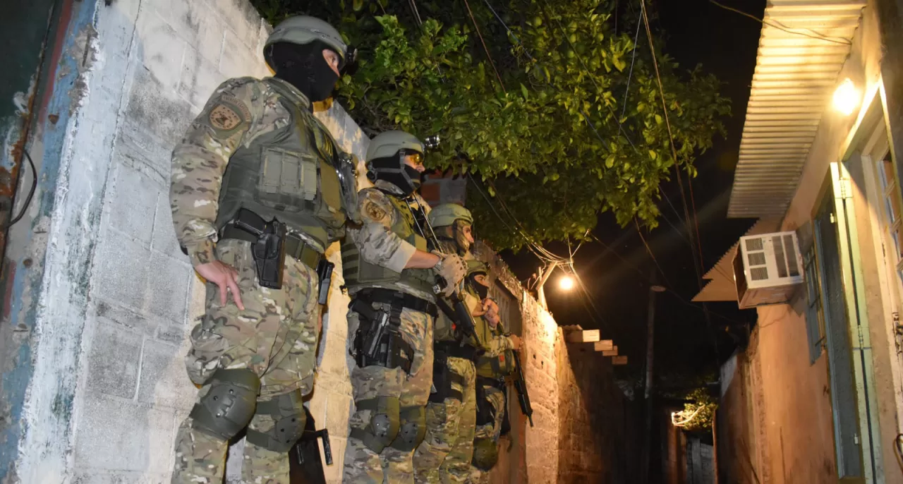 Rosario: Detenidos en 30 allanamientos por las causas de narcoterrorismo