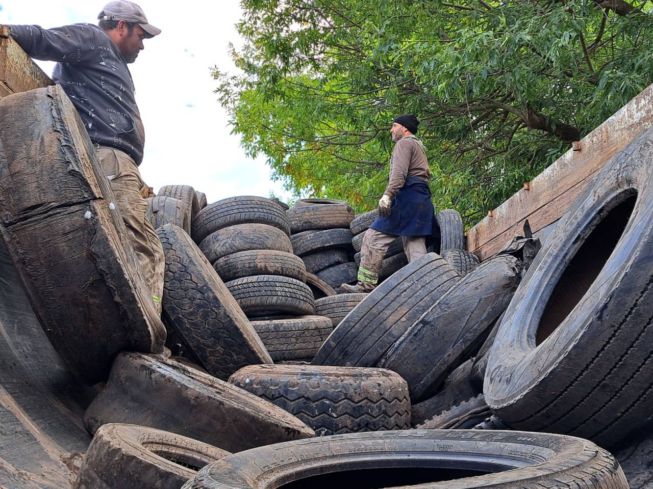 Villa Cañás: El programa Yo Reciclo entregó 26 mil kilos de neumáticos en desuso