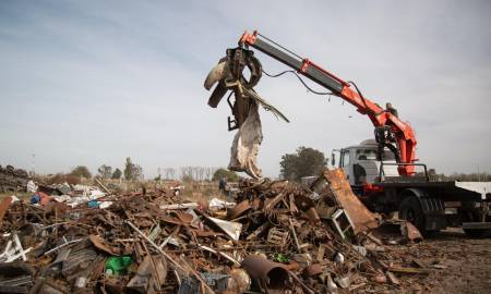 Venado Tuerto: Comenzó la compactación de más de 300 toneladas de material secuestrado a chatarrerías
