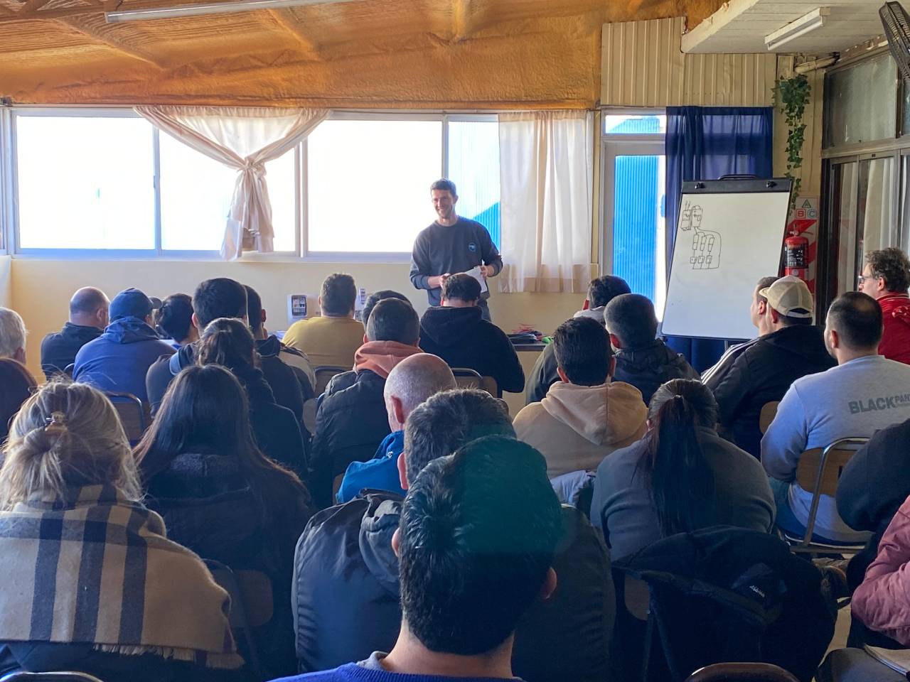 Formación constante: Inicia un nuevo curso de oficio impulsado por Di Gregorio