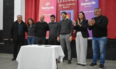 La senadora Leticia Di Gregorio junto al gobernador Maximiliano Pullaro en General López