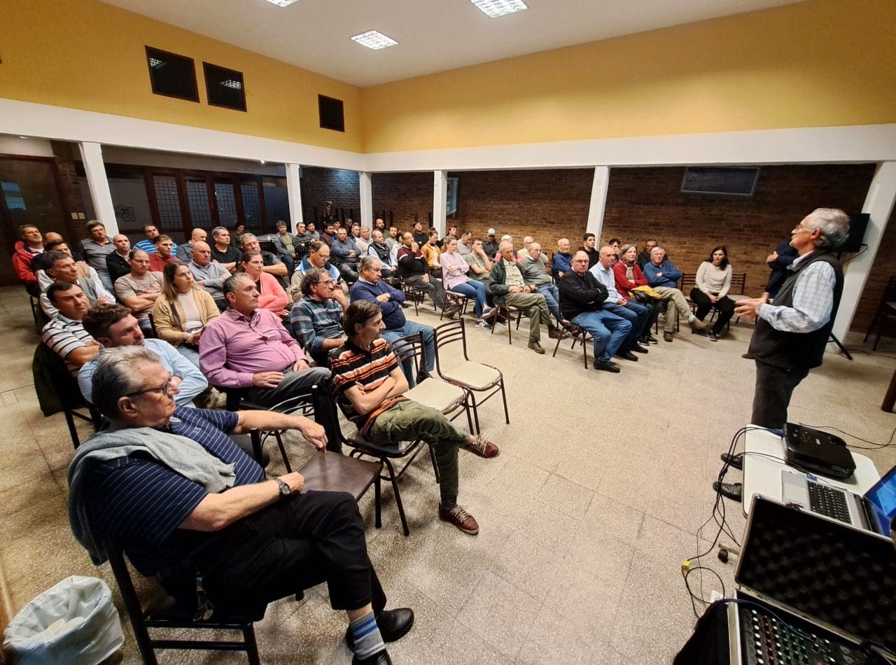 Villa Cañás: Charla sobre manejo de caminos sustentables